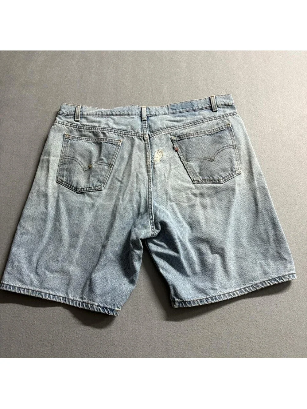 Vintage Levis 550 Denim Shorts Mens 40 Blue Light Wash Relaxed Fit Made in USA